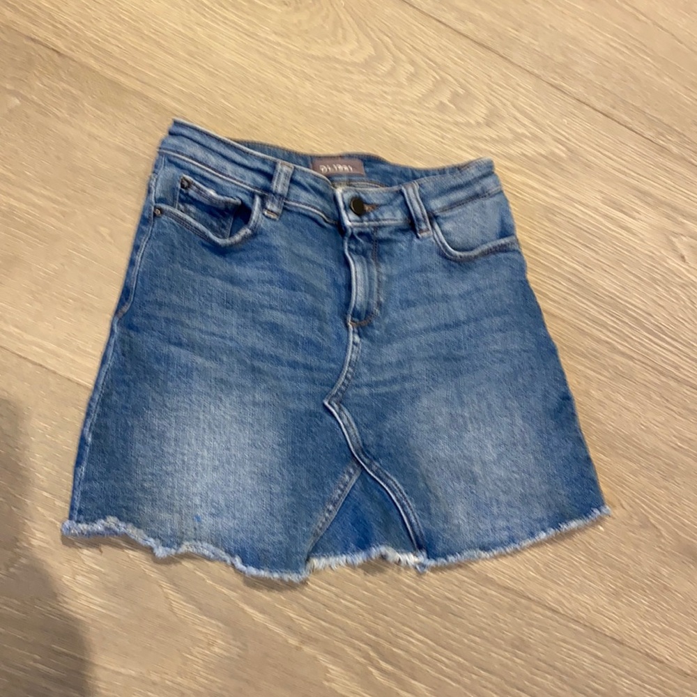 DL1961 designer jean skirt in a size 12